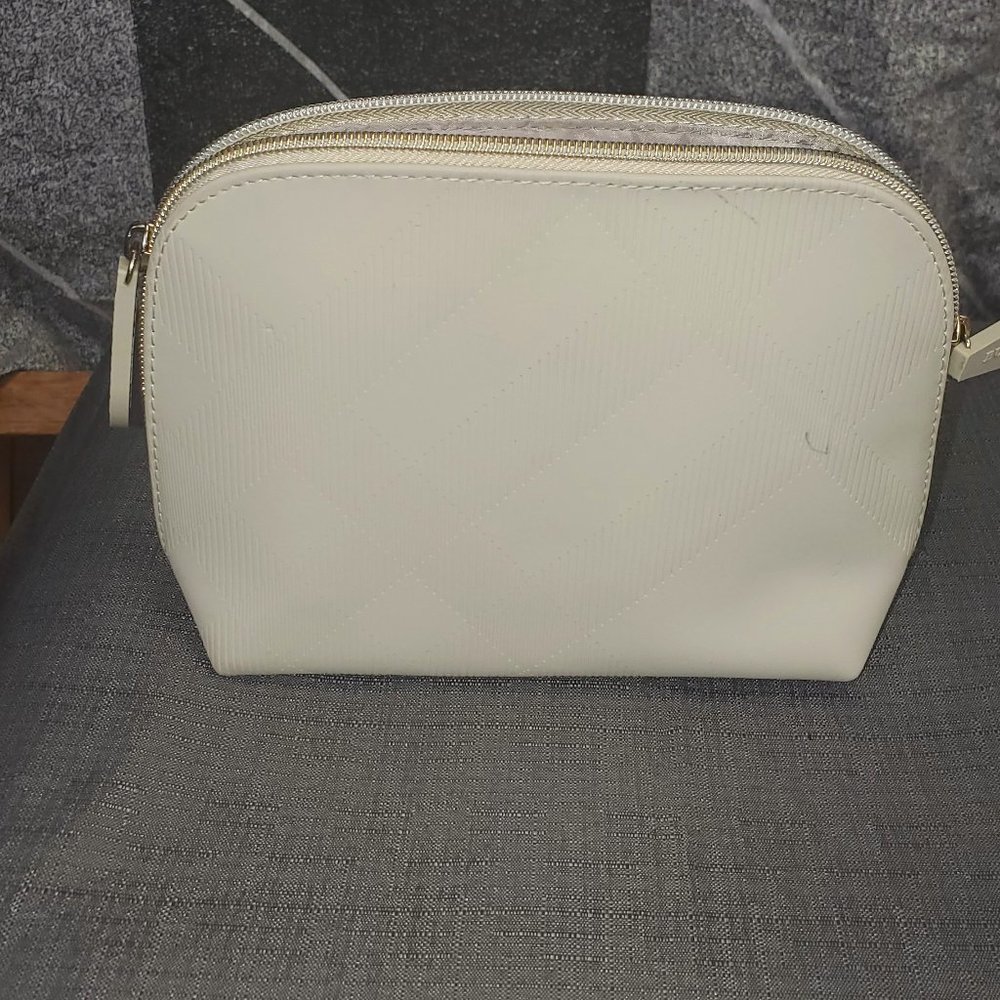 - Burberry makeup pouch - Beige